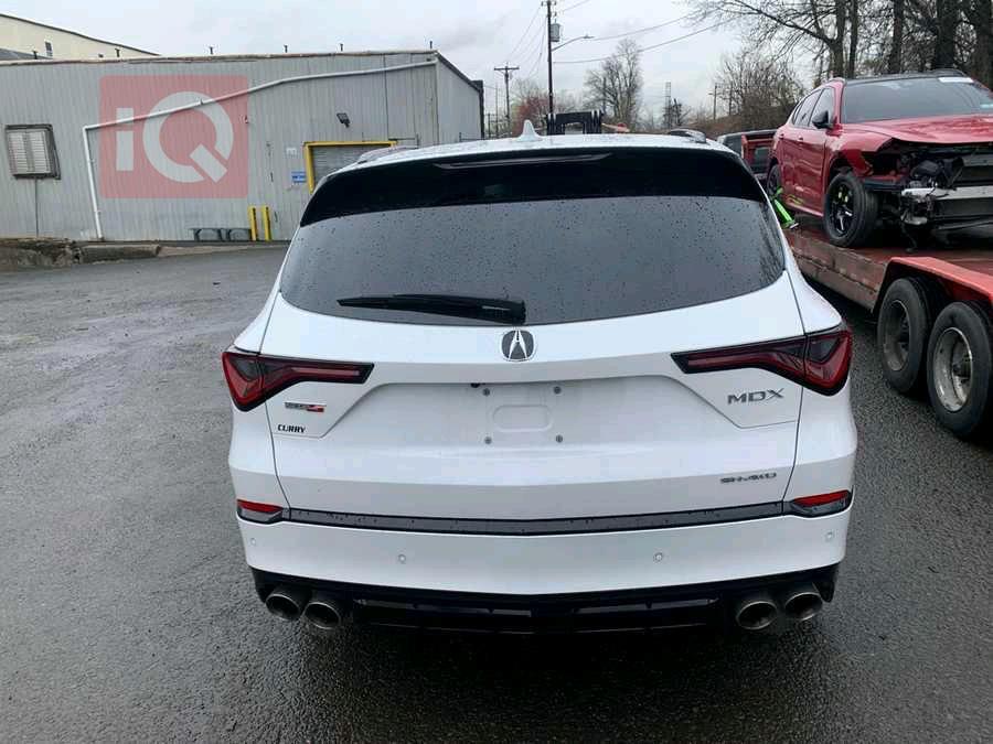 أكورا MDX
